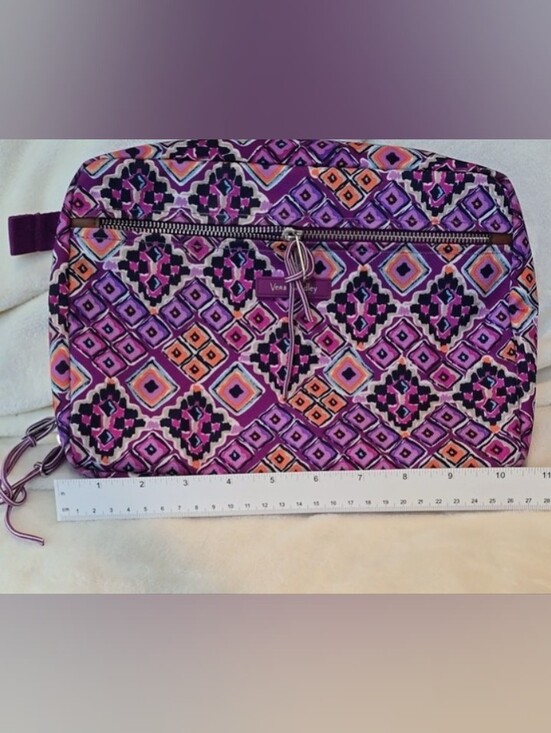 Vera Bradley Handbags - Vera Bradley Dream Diamonds Purple Geometric Seat Back Organizer. EUC
